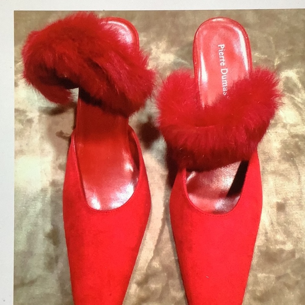 Fur strapped shoes